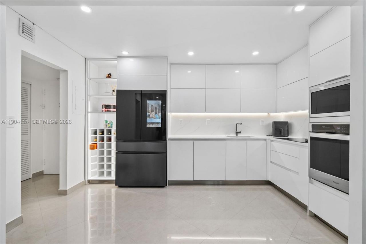 19390 Collins Ave, Unit 209, Sunny Isles Beach, FL 33160 Photo