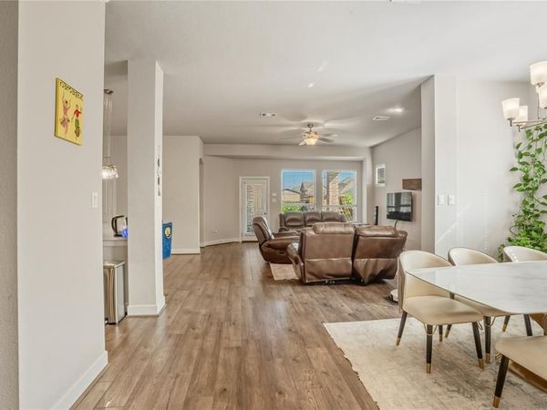 4301 Meadow Hawk Drive, Arlington, TX 76005