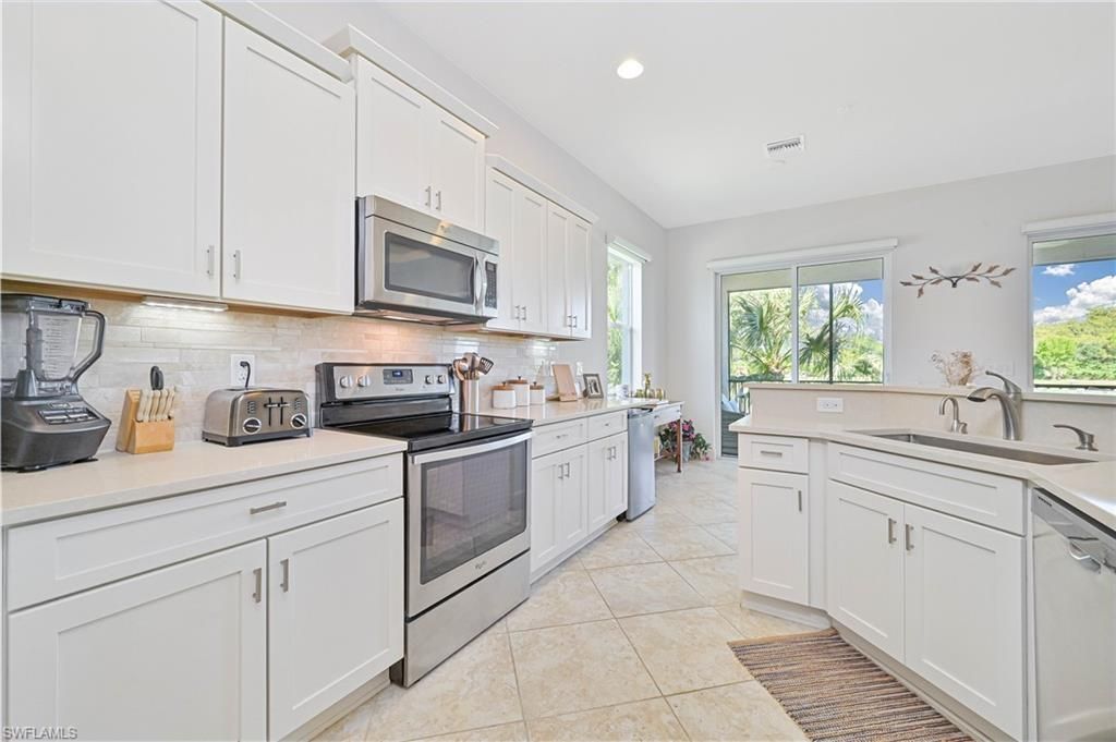 10251 Glastonbury Cir, Unit 201, Fort Myers, FL 33913 Photo