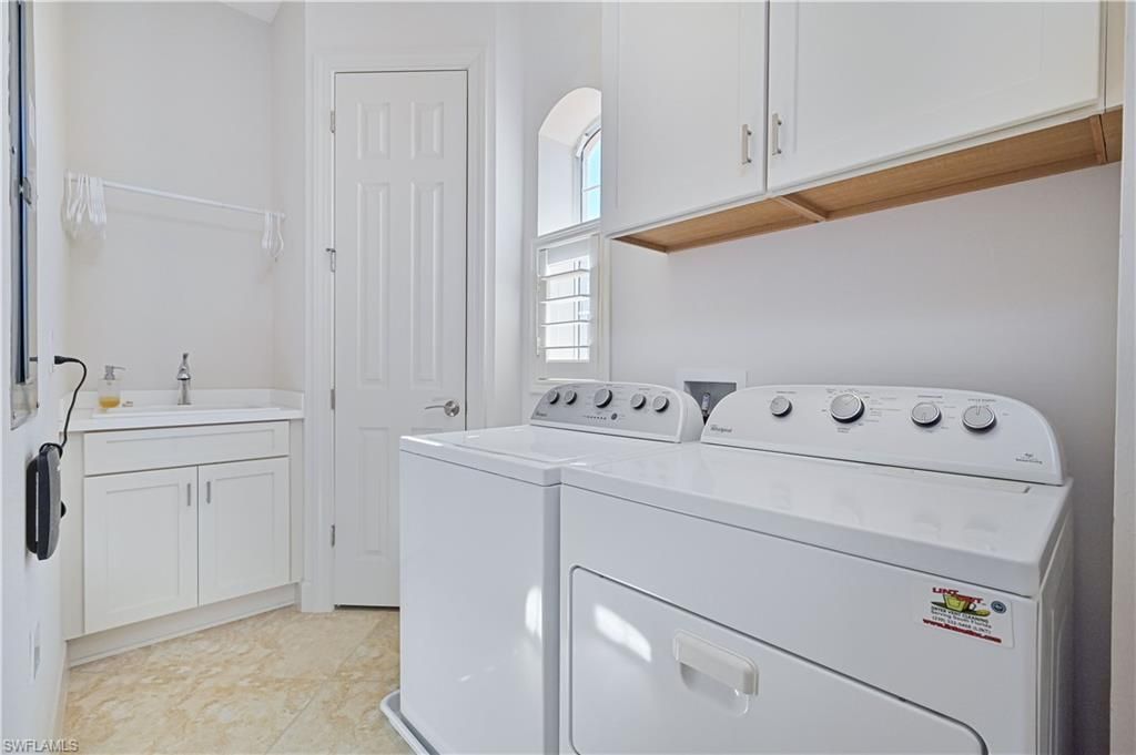 10251 Glastonbury Cir, Unit 201, Fort Myers, FL 33913 Photo