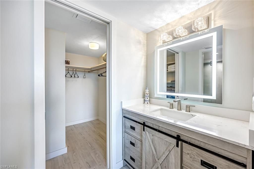 10475 Gulf Shore Dr, Unit 112, Naples, FL 34108 Photo