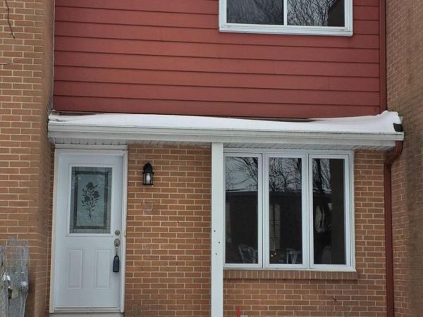 928 Meadowlands Drive, Ottawa, ON K2C0K3