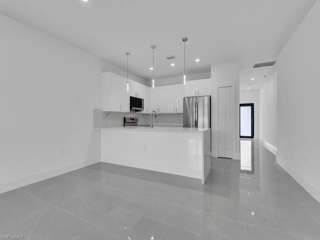 4450/4452 24th St Sw, Lehigh Acres, FL 33973 Photo