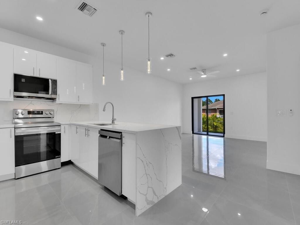 4450/4452 24th St Sw, Lehigh Acres, FL 33973 Photo