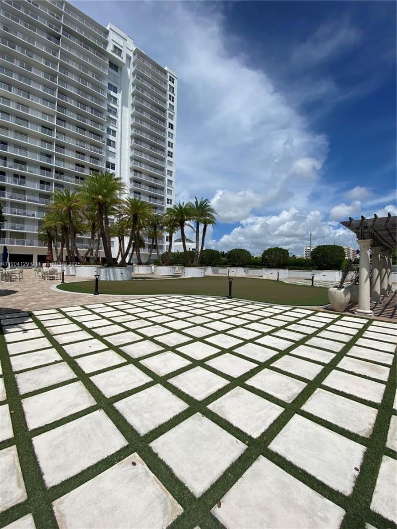 2801 NE 183rd St, Unit 1004W, Aventura, FL 33160 Photo