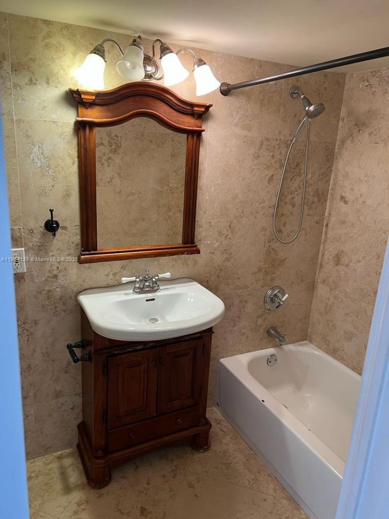 2801 NE 183rd St, Unit 1004W, Aventura, FL 33160 Photo