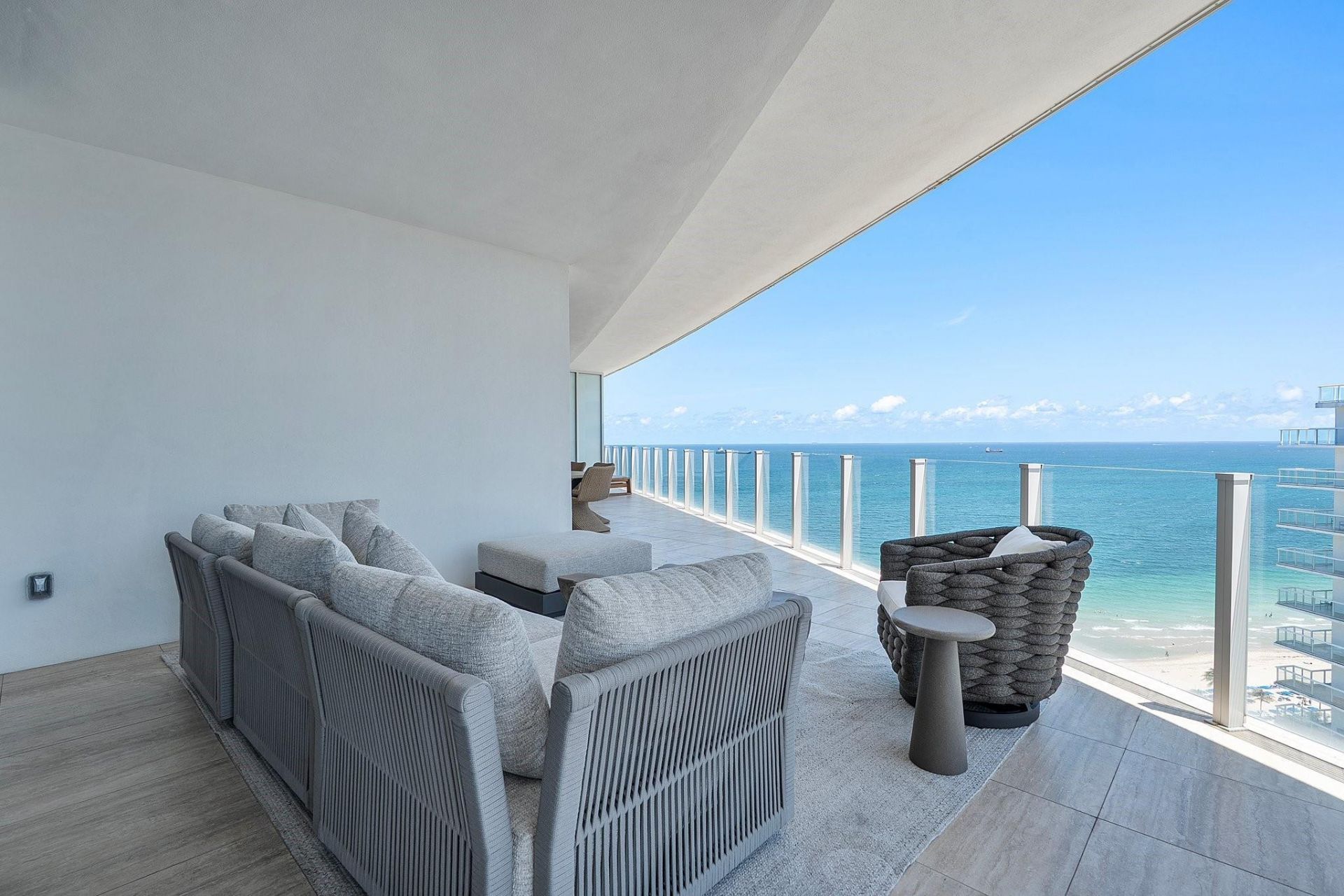 525 N Fort Lauderdale Beach Boulevard, Unit 1801, Fort Lauderdale, FL 33304 Photo