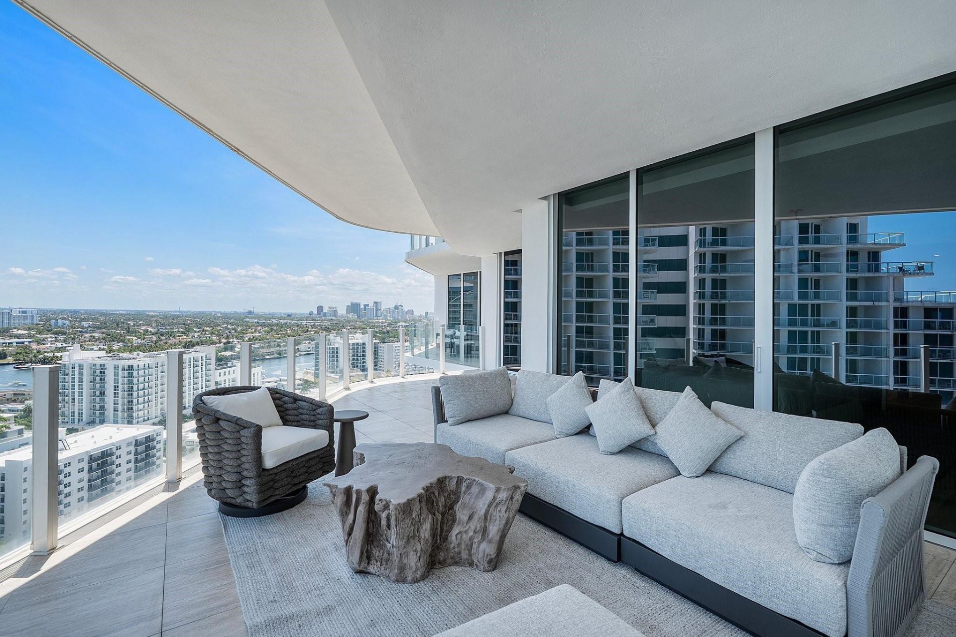 525 N Fort Lauderdale Beach Boulevard, Unit 1801, Fort Lauderdale, FL 33304 Photo