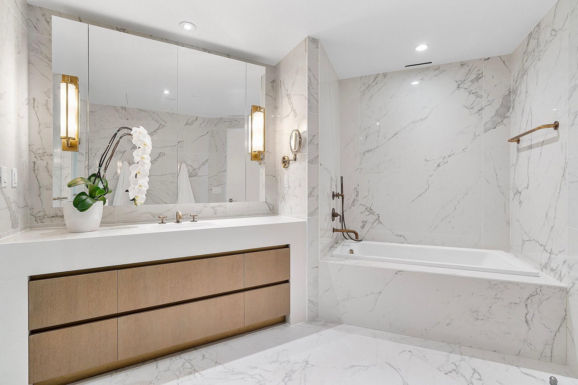 525 N Fort Lauderdale Beach Boulevard, Unit 1801, Fort Lauderdale, FL 33304 Photo