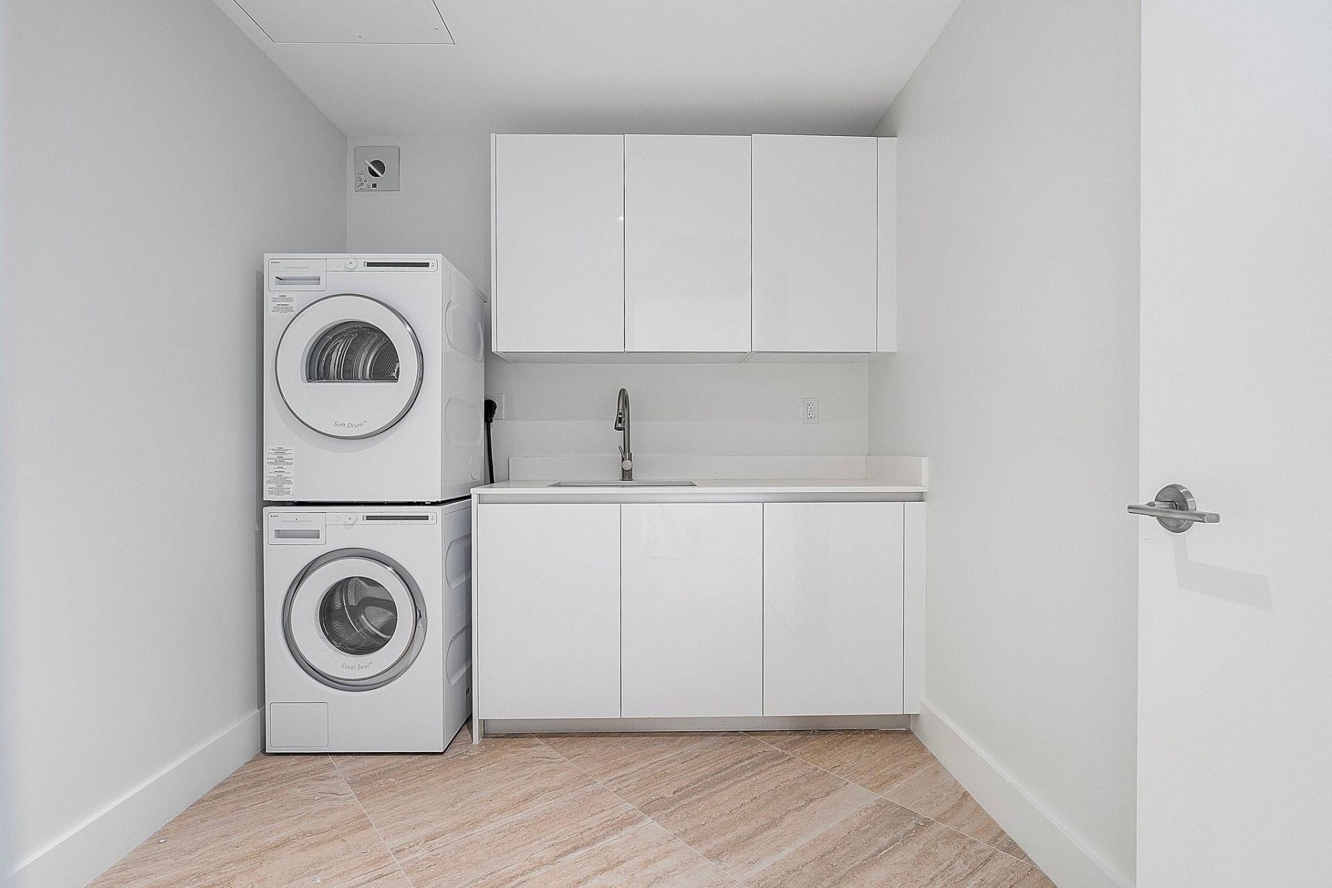 525 N Fort Lauderdale Beach Boulevard, Unit 1801, Fort Lauderdale, FL 33304 Photo