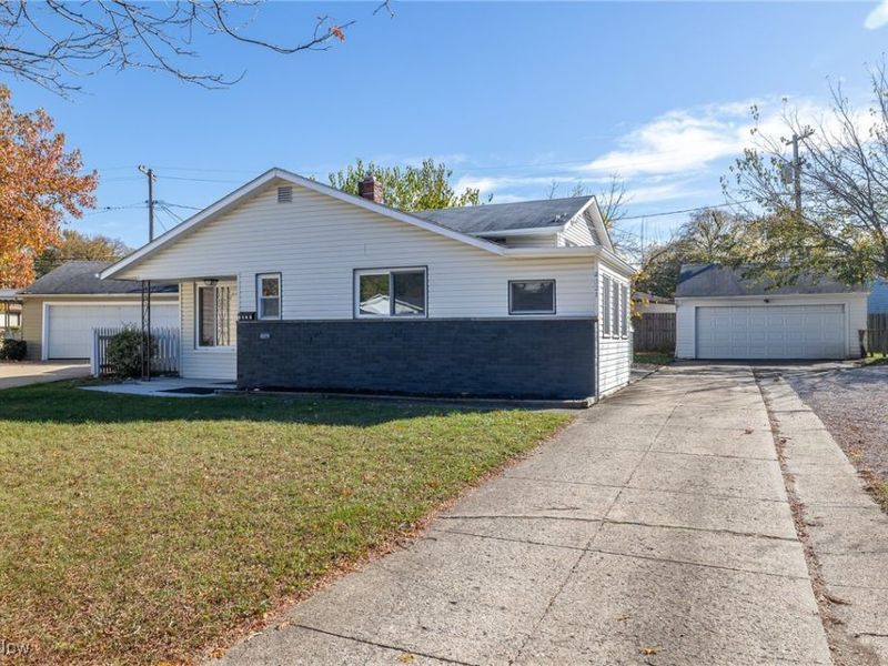 4321 W 181st Street, Cleveland, OH 44135 Photo 2