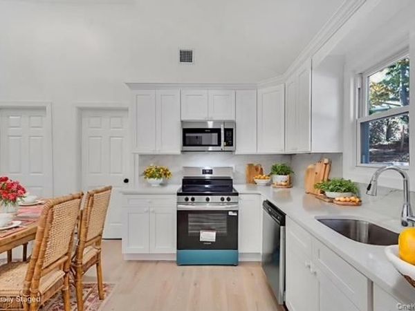 7 Rosedale Road, Sound Beach, NY 11789