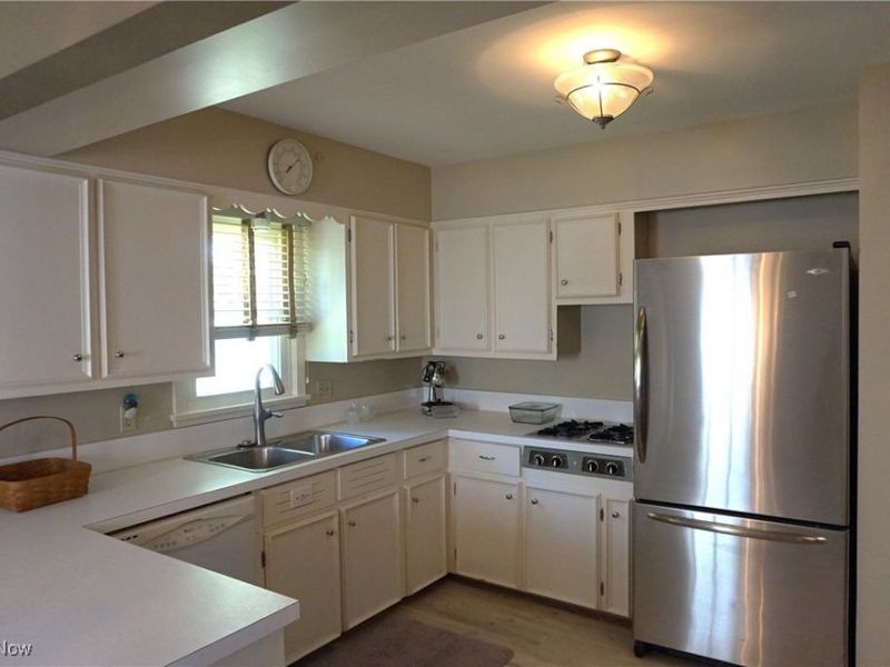 3114 W Edgerton Road, Silver Lake, OH 44224 Photo 11