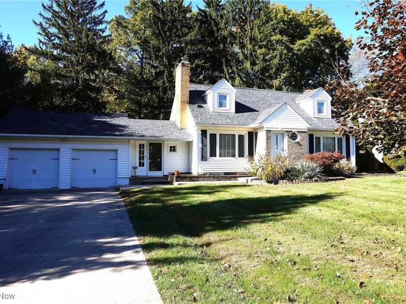 3114 W Edgerton Road, Silver Lake, OH 44224 Photo 2