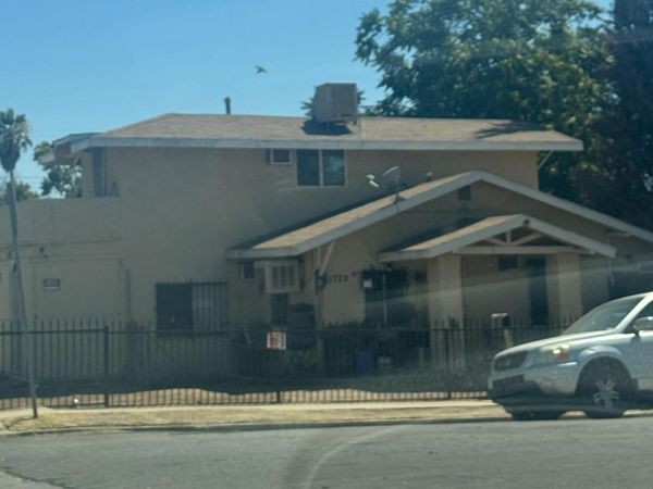 1522 West Drive, Bakersfield, CA 93304