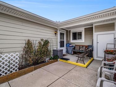 39824 Village Wood Circle, Novi, MI 48375