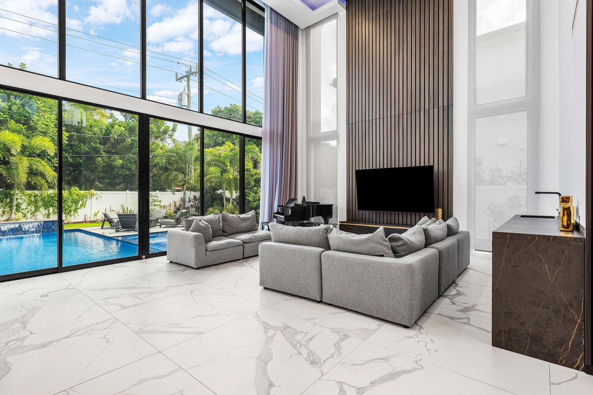 245 NE 6th Court, Boca Raton, FL 33432 Photo