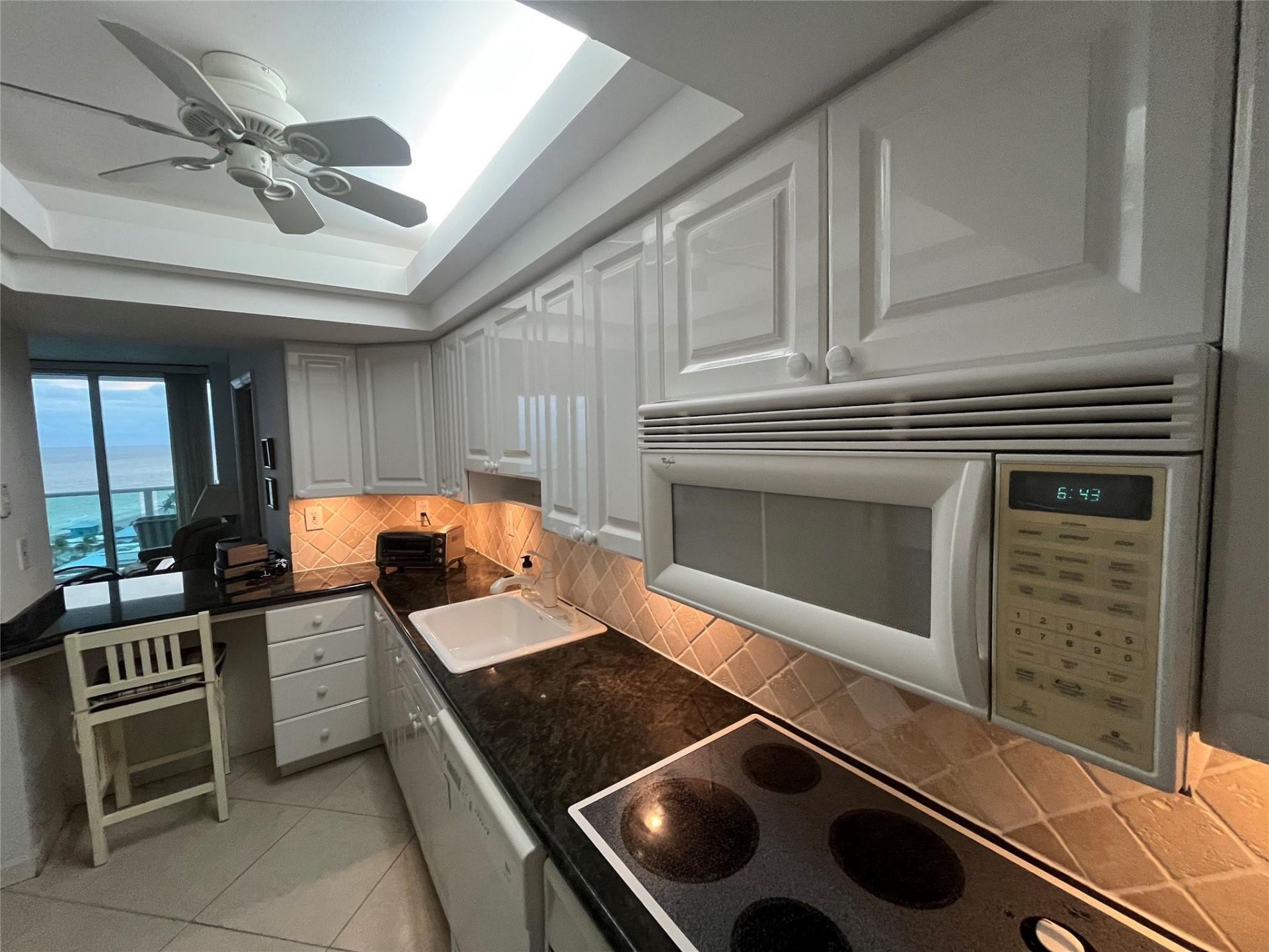 333 NE 21st Avenue, Unit 1522, Deerfield Beach, FL 33441 Photo