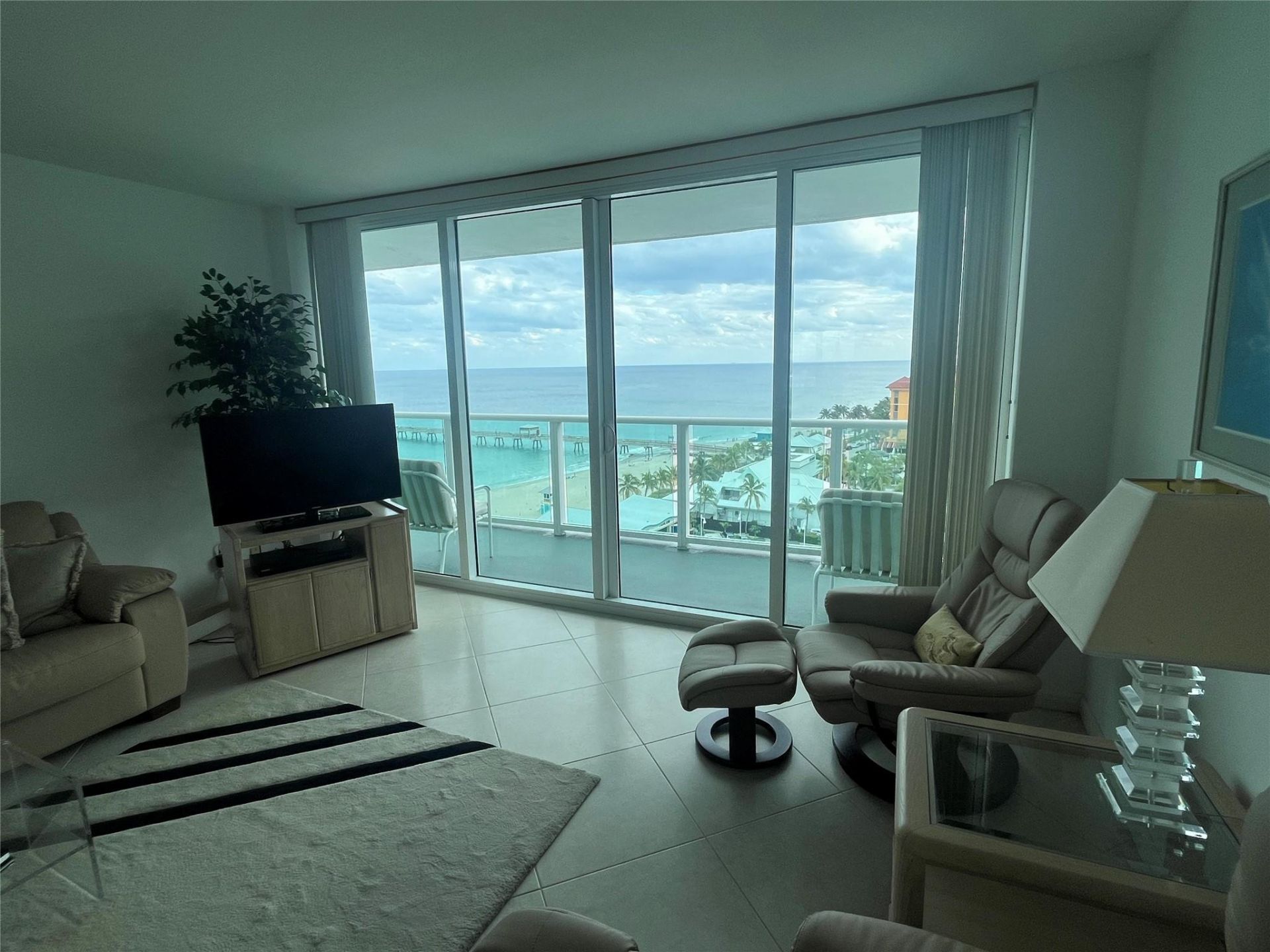 333 NE 21st Avenue, Unit 1522, Deerfield Beach, FL 33441 Photo