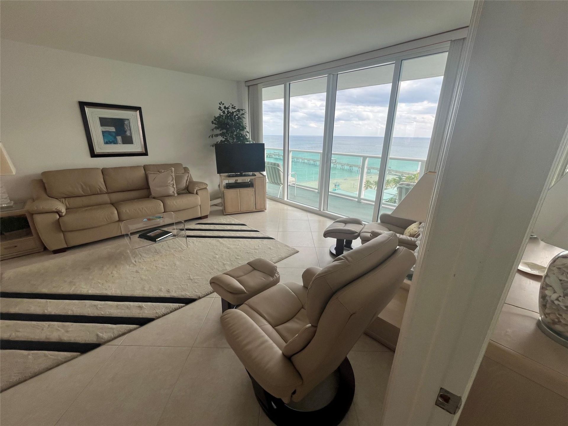 333 NE 21st Avenue, Unit 1522, Deerfield Beach, FL 33441 Photo