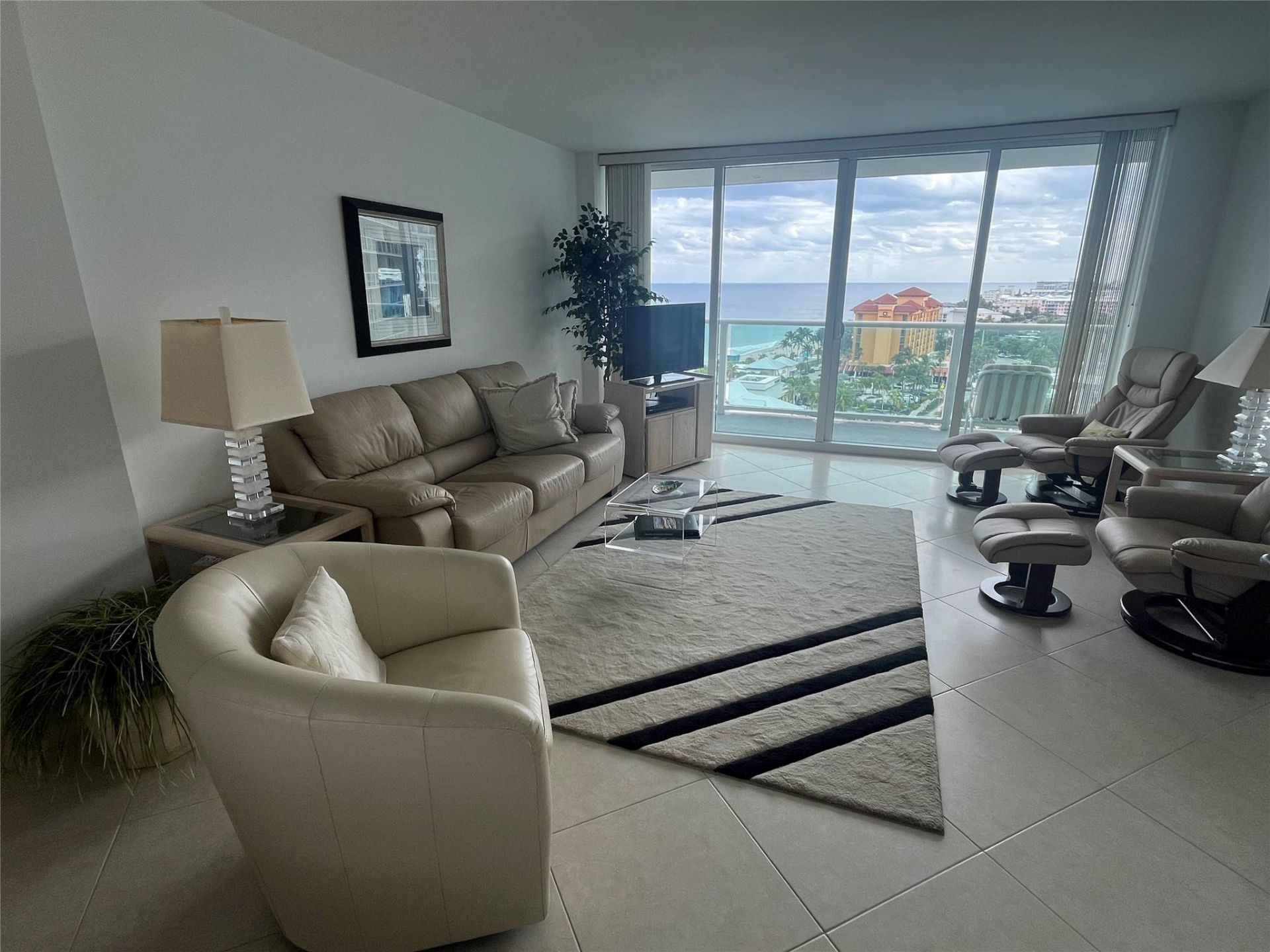 333 NE 21st Avenue, Unit 1522, Deerfield Beach, FL 33441 Photo