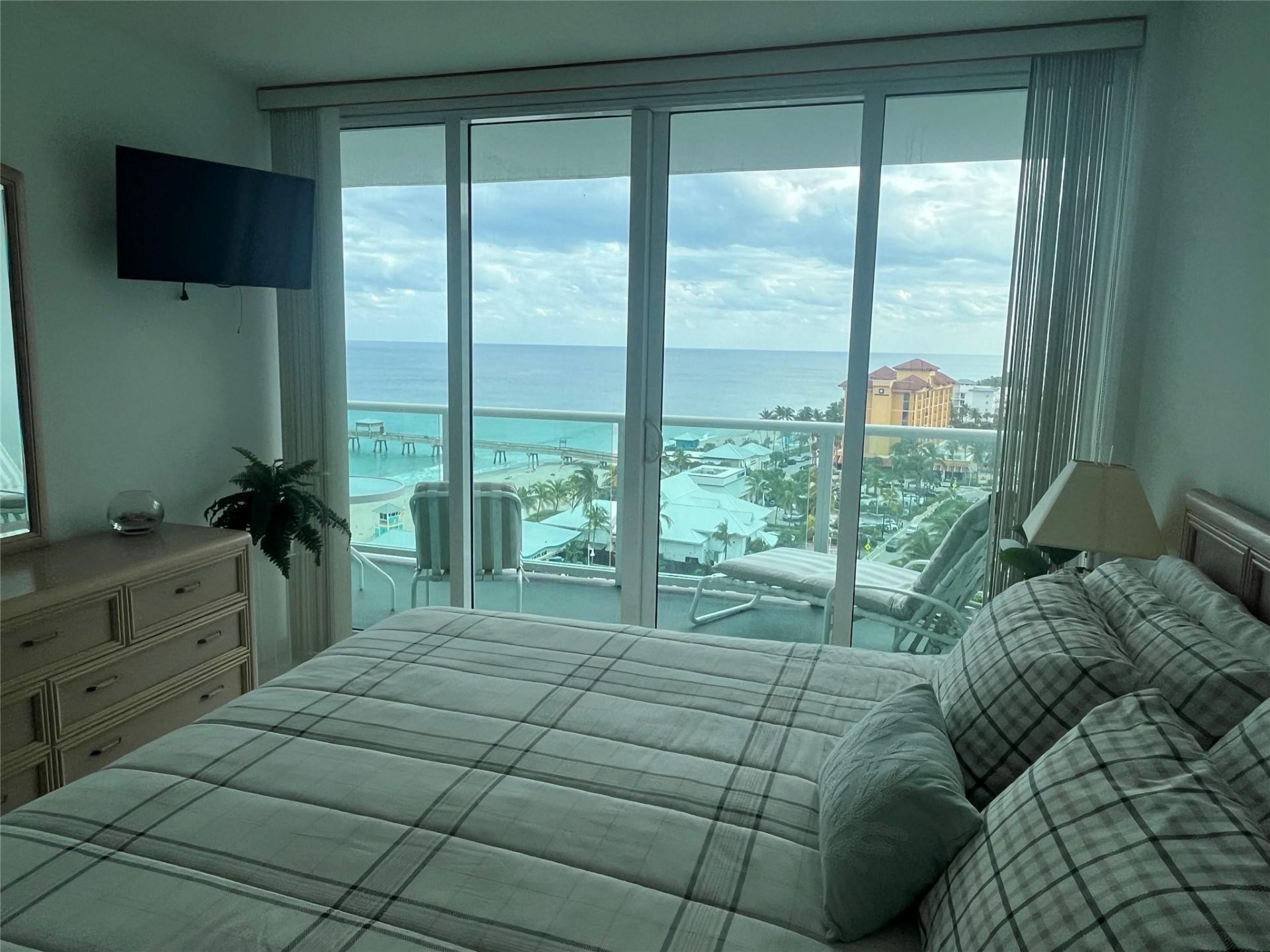 333 NE 21st Avenue, Unit 1522, Deerfield Beach, FL 33441 Photo