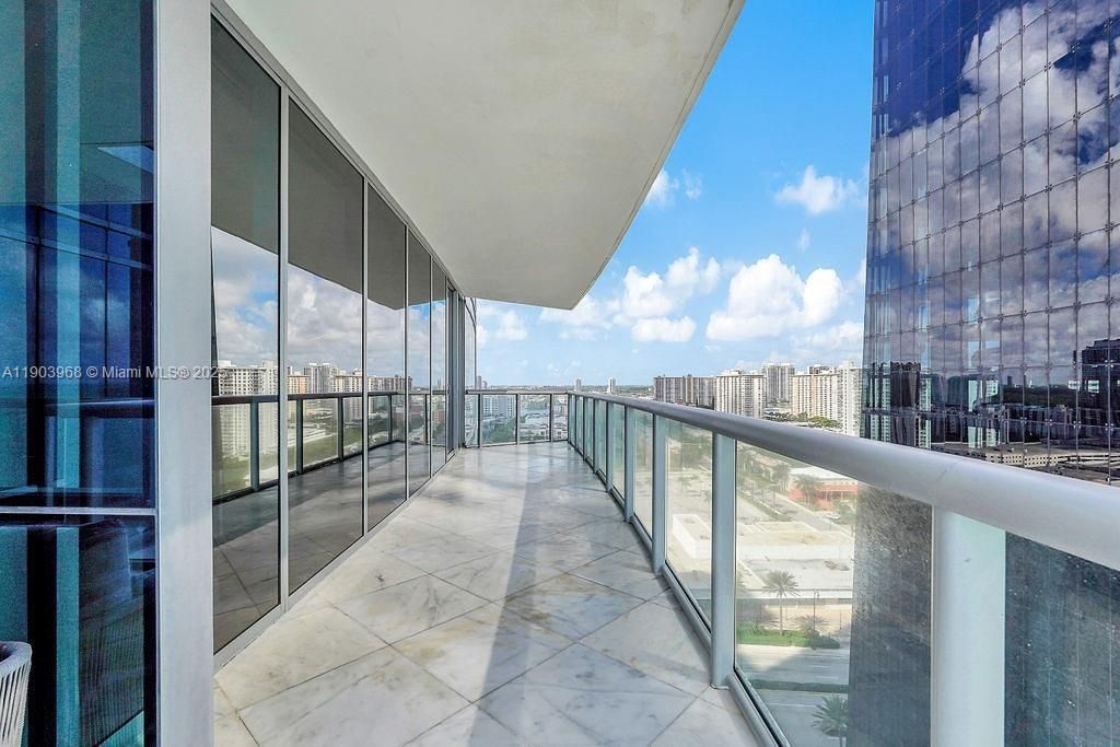 17121 Collins Ave, Unit 1808, Sunny Isles Beach, FL 33160 Photo