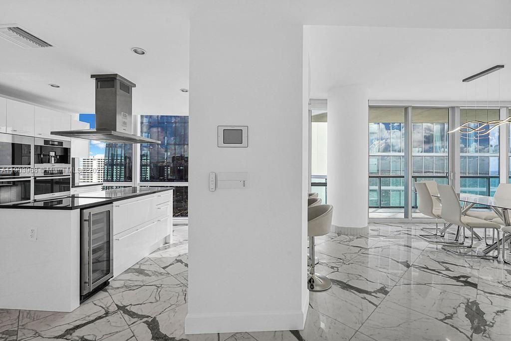 17121 Collins Ave, Unit 1808, Sunny Isles Beach, FL 33160 Photo