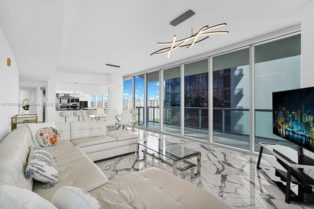 17121 Collins Ave, Unit 1808, Sunny Isles Beach, FL 33160 Photo