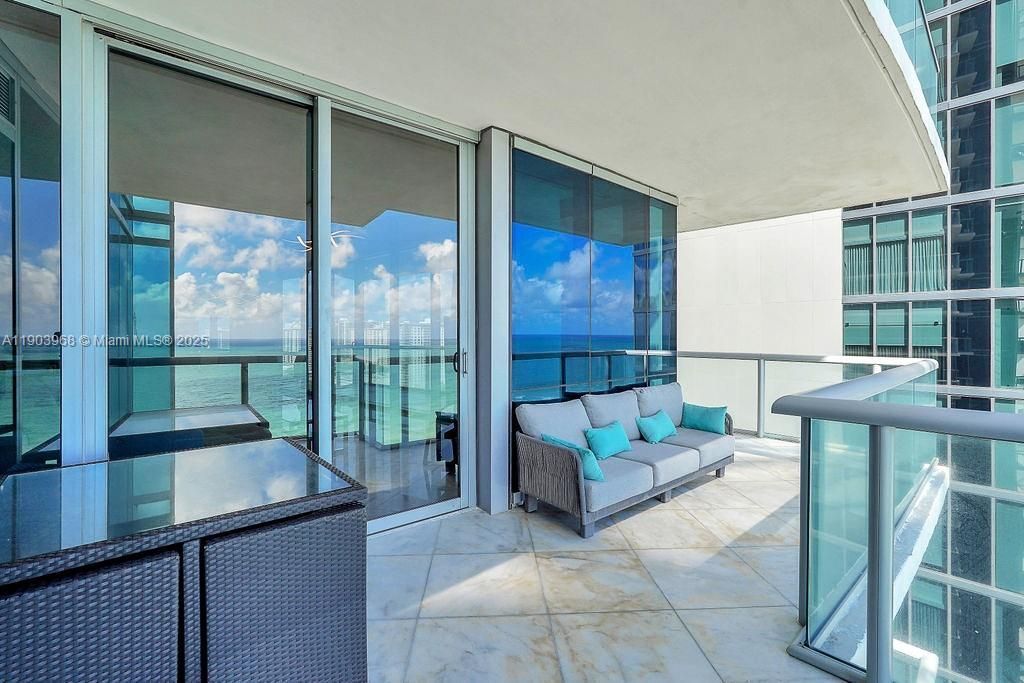 17121 Collins Ave, Unit 1808, Sunny Isles Beach, FL 33160 Photo