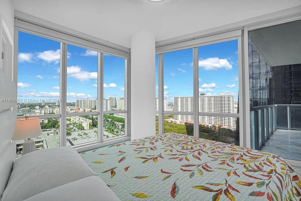 17121 Collins Ave, Unit 1808, Sunny Isles Beach, FL 33160 Photo