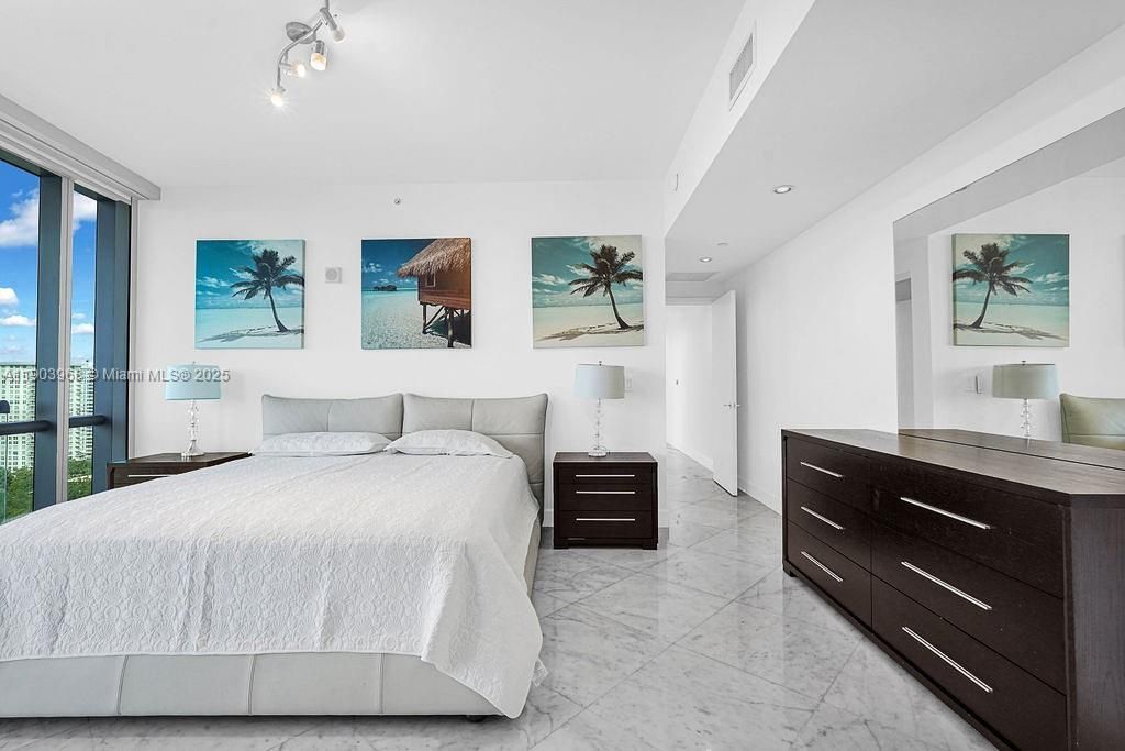 17121 Collins Ave, Unit 1808, Sunny Isles Beach, FL 33160 Photo