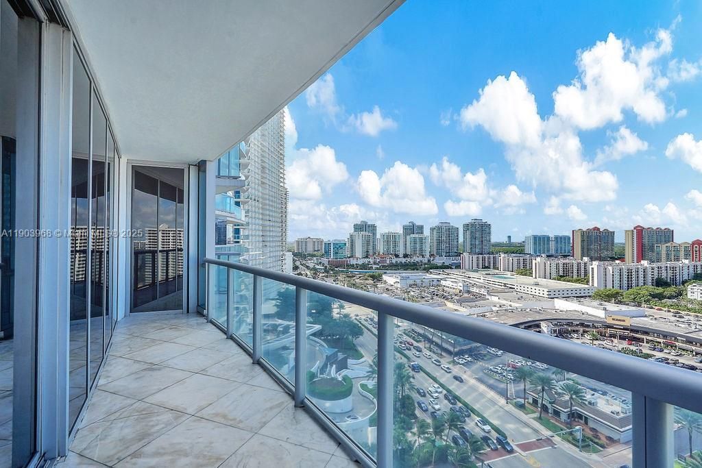 17121 Collins Ave, Unit 1808, Sunny Isles Beach, FL 33160 Photo
