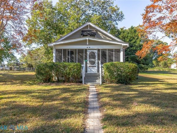 40 Cedardale Lane, Irvington, VA 22480