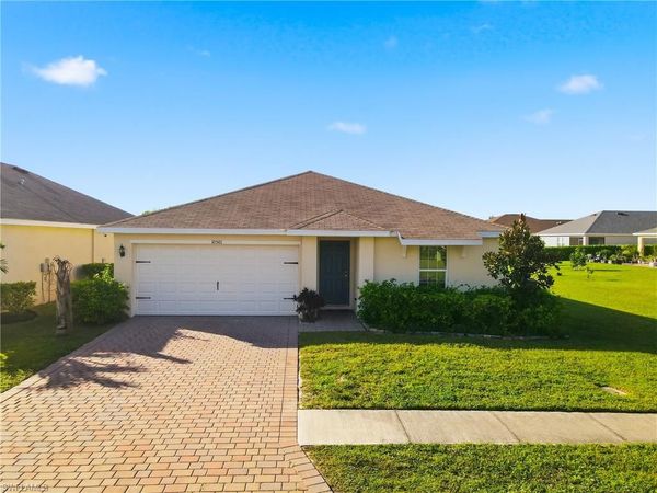 10501 Crossback LN, LEHIGH ACRES, FL 33936