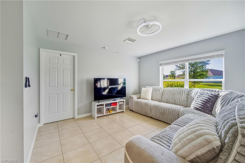 10501 Crossback Ln, Lehigh Acres, FL 33936 Photo