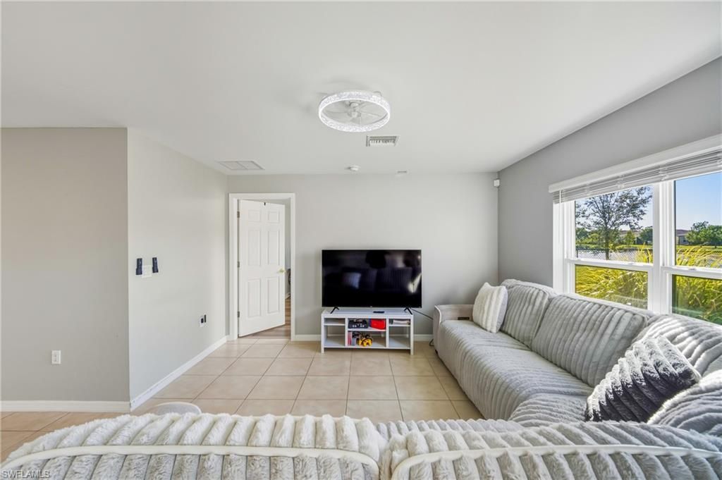 10501 Crossback Ln, Lehigh Acres, FL 33936 Photo