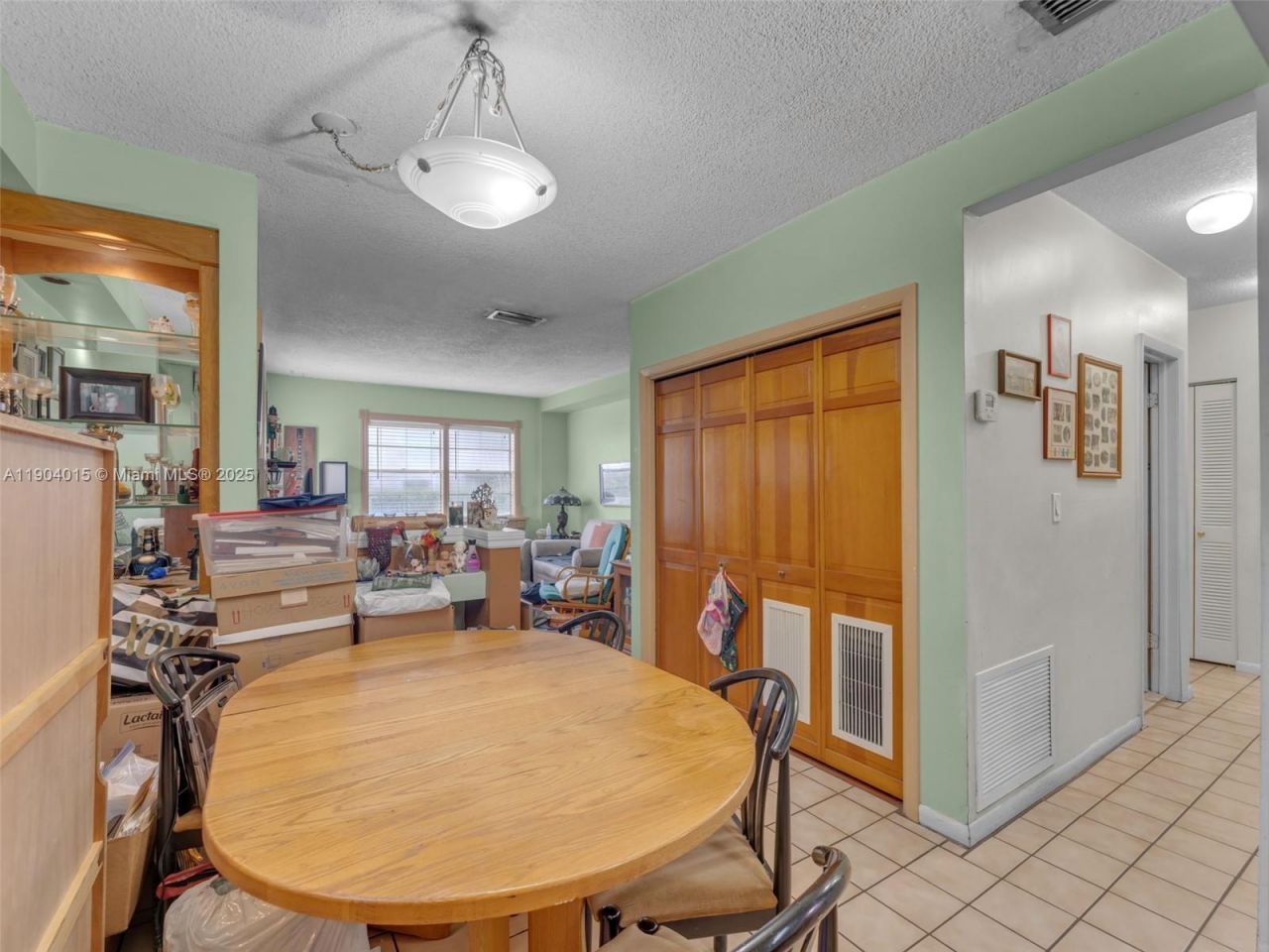 520 NW 32nd Pl, Miami, FL 33125 Photo