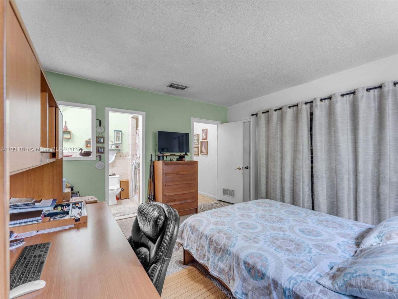 520 NW 32nd Pl, Miami, FL 33125 Photo