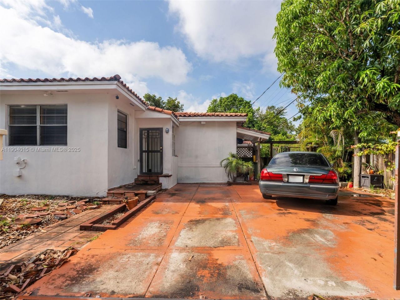 520 NW 32nd Pl, Miami, FL 33125 Photo