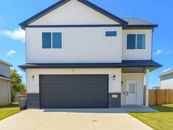 3024 33rd Avenue S, Moorhead, MN 56560