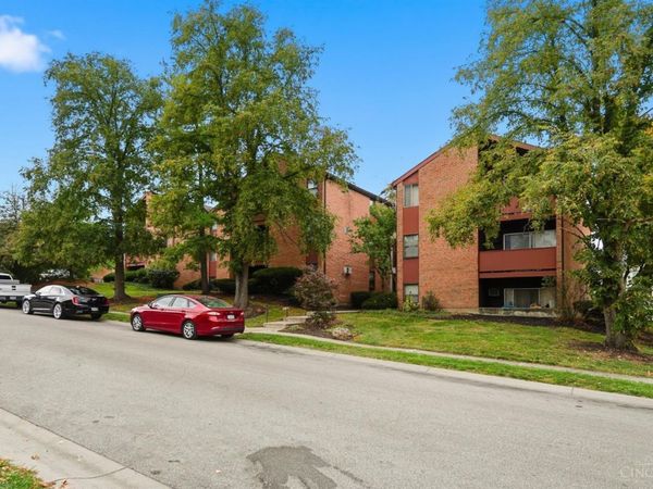 4905 Chalet Drive, Unit 101, St Bernard, OH 45217