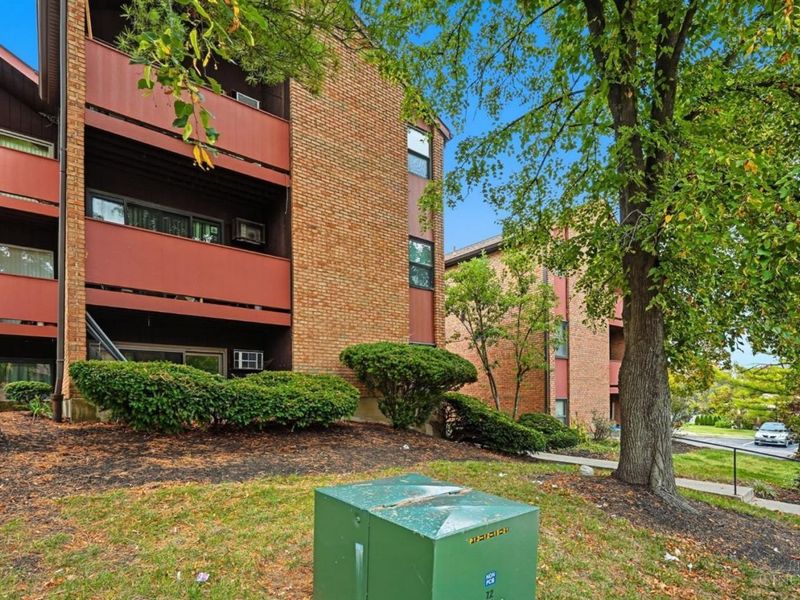 4905 Chalet Drive, Unit 101, Saint Bernard, OH 45217 Photo 3