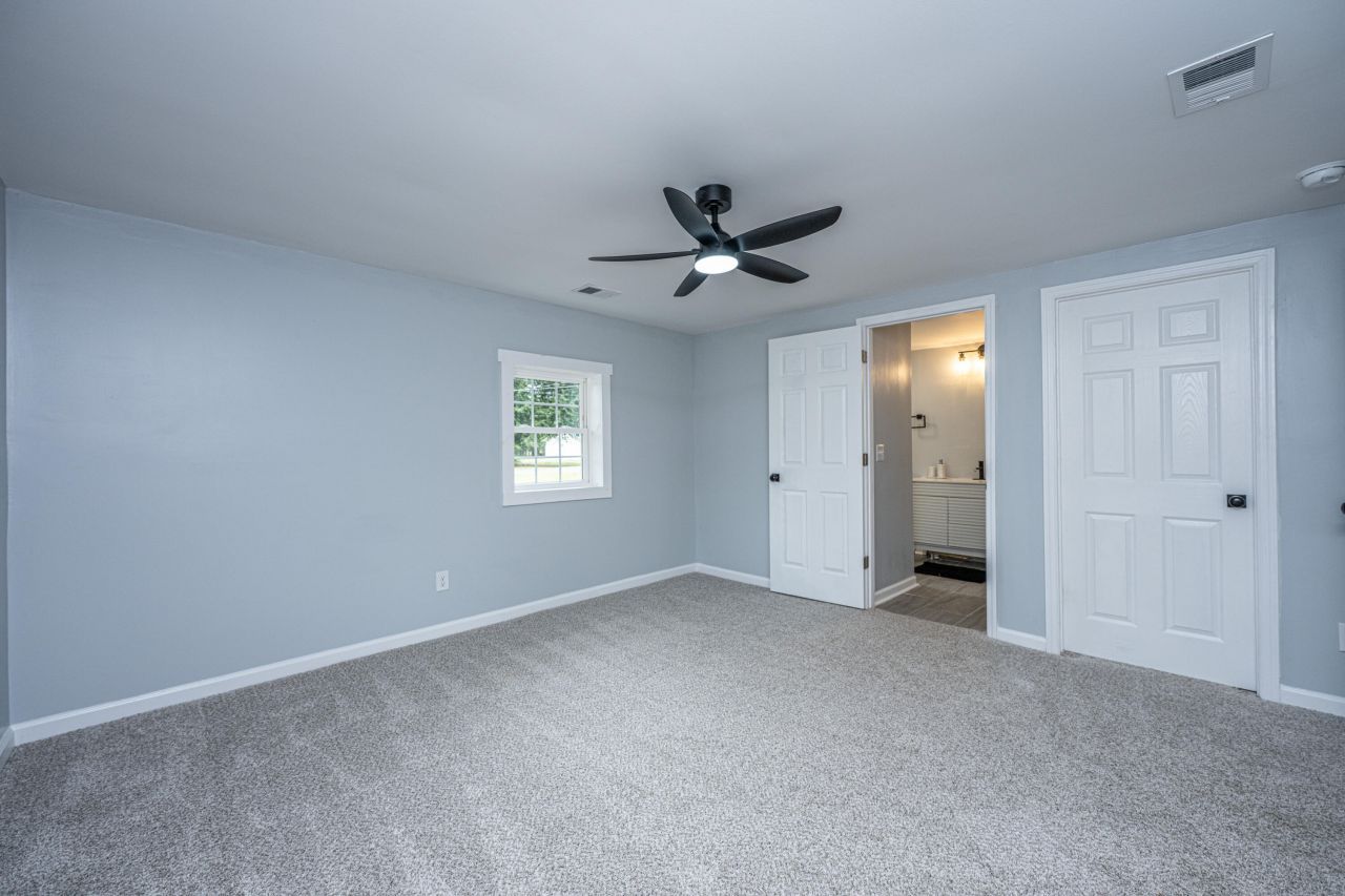 4649 N Highway 52 Photo 25