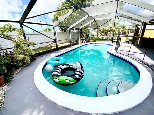 406 SW 80th Terrace, North Lauderdale, FL 33068