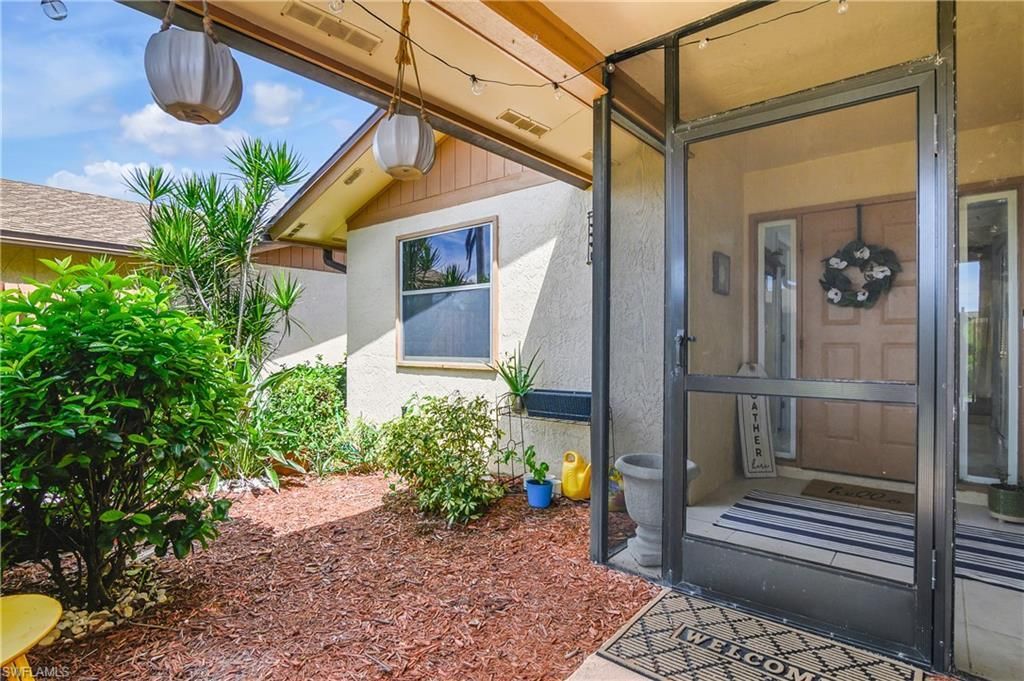 6484 Royal Woods Dr, Fort Myers, FL 33908 Photo