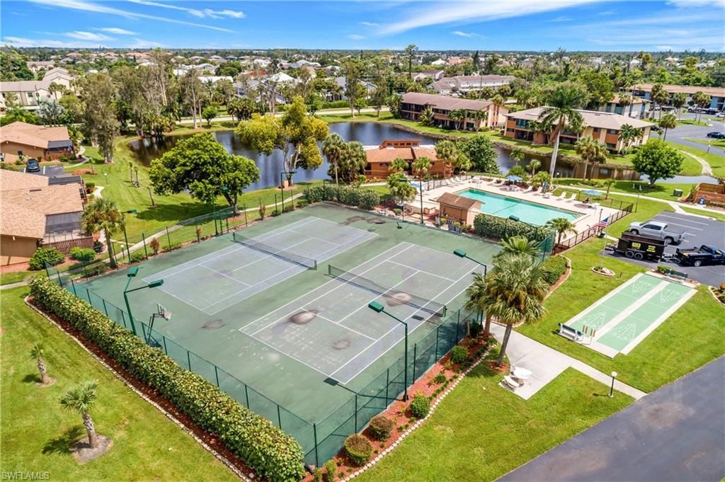 6484 Royal Woods Dr, Fort Myers, FL 33908 Photo