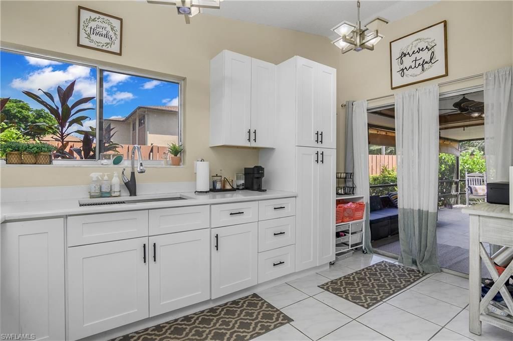 6484 Royal Woods Dr, Fort Myers, FL 33908 Photo