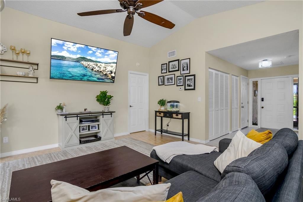6484 Royal Woods Dr, Fort Myers, FL 33908 Photo