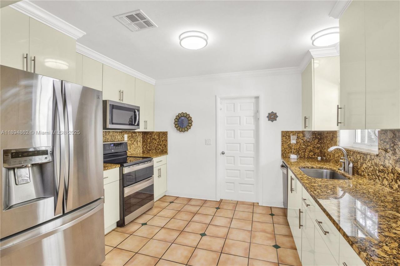 817 Venetia Ave, Coral Gables, FL 33134 Photo